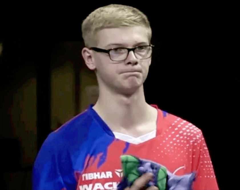 一片特设的 一片特设的